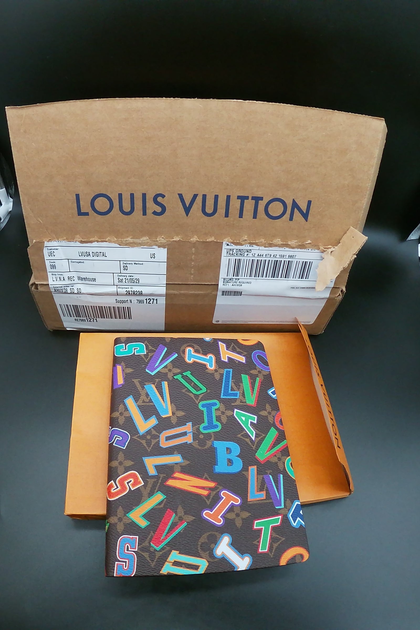 LOUIS VUITTON London Xmas Clemence Notebook *New - Timeless Luxuries